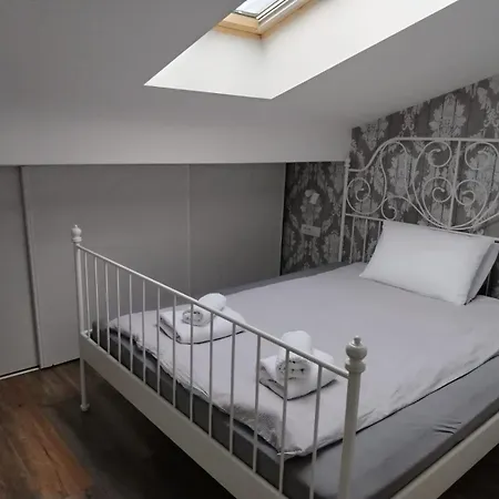 Benvenuti Deluxe Apartment *