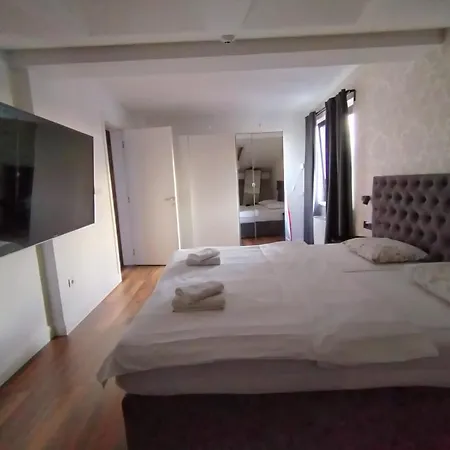 Benvenuti Deluxe * Belgrade